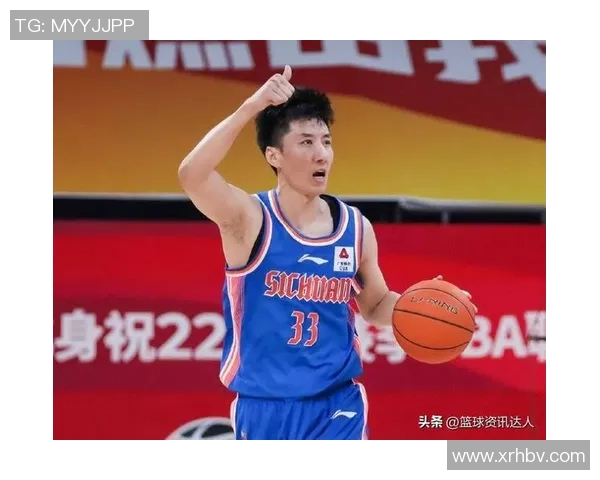 四川金强韩硕：从青涩球员到篮球明星的成长之路与奋斗历程